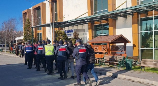 Balıkesirde jandarmadan uyuşturucu ve organize suç operasyonu: 45 gözaltı