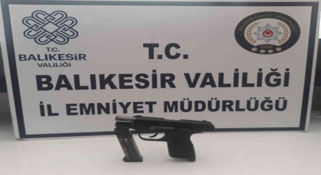 Balıkesirde polis, aranan 49 şahsı yakaladı