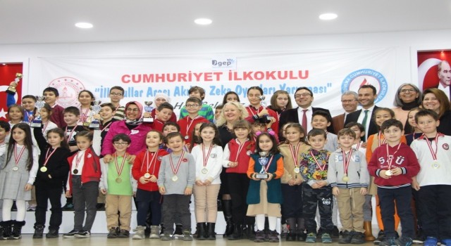 Bandırma da akıl ve zekâ oyunlarında kazananlar ödüllerini aldılar