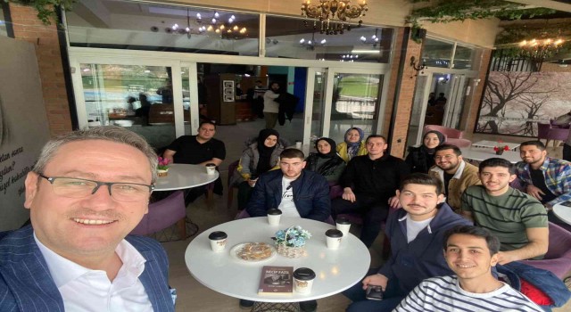 Başakşehir Belediye Başkanı Kartoğlu, Türkiye Yüzyılında Başakşehiri gençlere anlattı