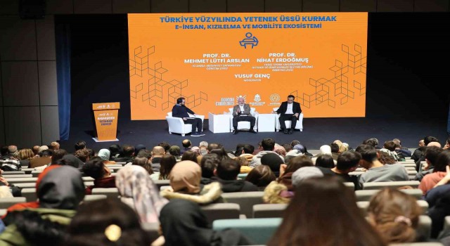 Başakşehirde İstihdam Zirvesine katılım yoğun oldu