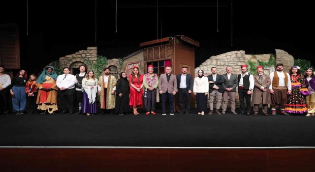 Başakşehirde “Kumpanyada Curcuna”nın galası yapıldı