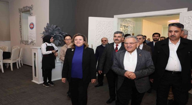 Başkan Büyükkılıç, Hanımlar Büyük Buluşmasına katıldı