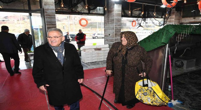 Başkan Büyükkılıçtan Mithatpaşa ve Yeşil Mahallede Esnaf Ziyareti