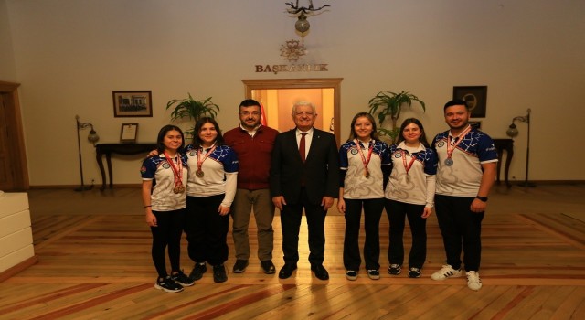 Başkan Gürün, milli okçuları ağırladı