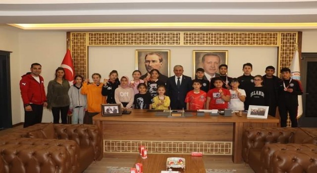 Başkan Kaplan, Koçarlı Belediyespor Atletizm Takımını ağırladı