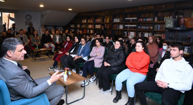 Başkan Kocaman gençlerle tecrübelerini paylaştı