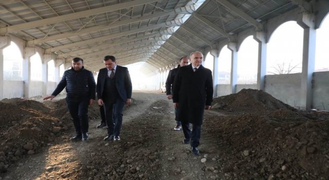 Başkan Özlü devam eden projelere inceledi