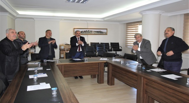 Başkan Pekmezci alkışlarla karşılandı