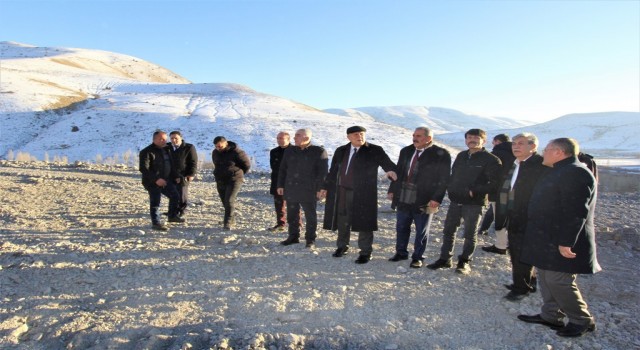 Başkan Pekmezci, İçme Suyu Sertlik Giderme Tesisinin inşa edileceği alanda incelemelerde bulundu
