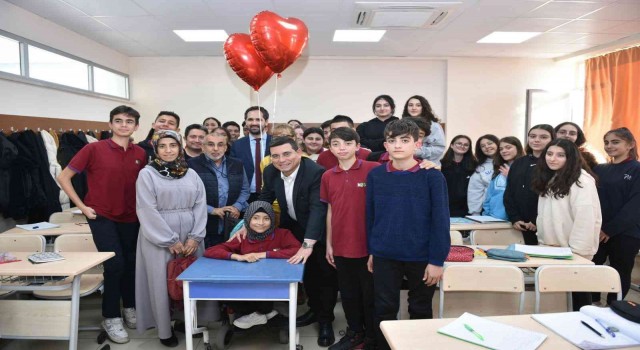 Başkan Tütüncüden, kendisi ile tanışmak isteyen genç kıza doğum günü sürprizi