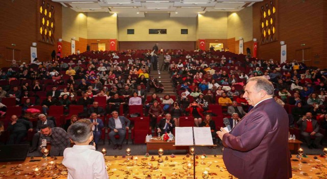 Başkan Yalçının minik öğrenci ile şiir düeti