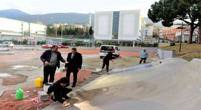 Başkan Yılmazdan gençlere skate park