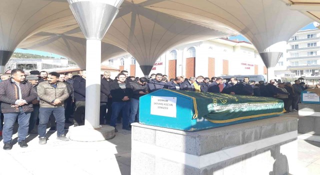 Başkentte park halindeki araçta ölü bulunan 2 kişi, Beypazarında toprağa verildi