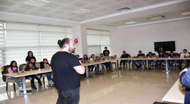 Batmanda 600 öğrenci kampta topraksız tarım yapıyor