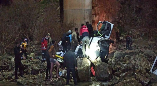 Batmanda köprüden uçan otomobilde ölenlerin sayısı 3e yükseldi