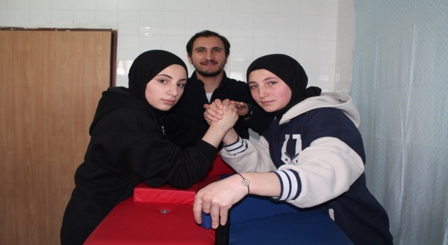 Bayburtun bileği bükülmeyen kızları yeni şampiyonluklara hazırlanıyor