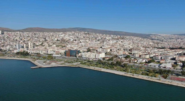 ‘Bayraklı Çözüm Merkezi yüzleri güldürüyor
