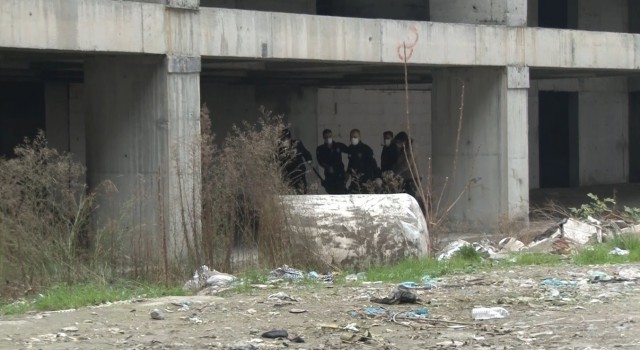Bayrampaşada boş inşaatta erkek cesedi bulundu