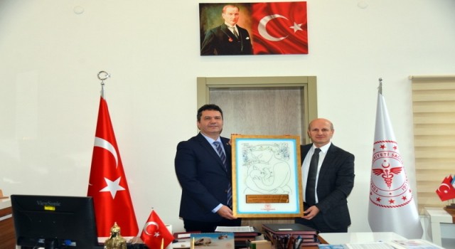 Bebek Dostu Hastane plaket ve teşekkür belgeleri verildi