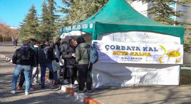 Belediyeden öğrencilere çorba jesti