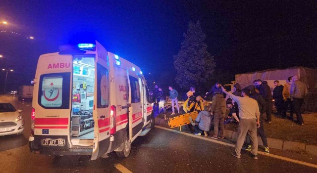 Belende iki otomobil çarpıştı: 4 yaralı