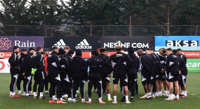 Beşiktaşta, Konyaspor maçı hazırlıklarını Başkan Çebi de izledi