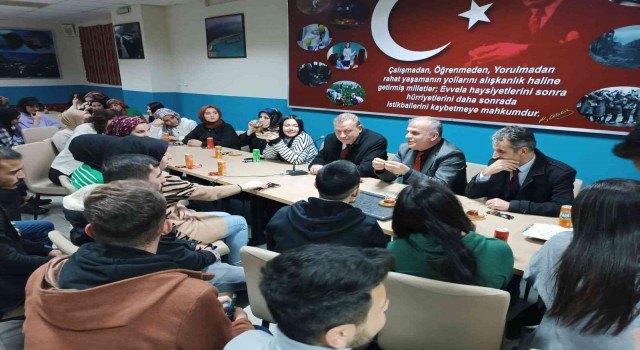 BEÜ Rektörü Prof. Dr. Elmastaş Adilcevaz KYKda kalan öğrenciler ile bir araya geldi