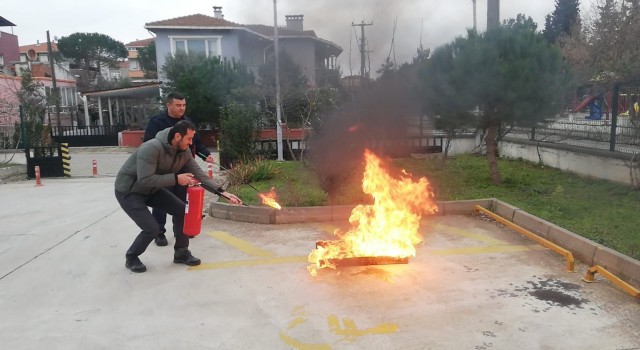 Biga İtfaiyesinden Yangın Eğitimi ve Tatbikatı