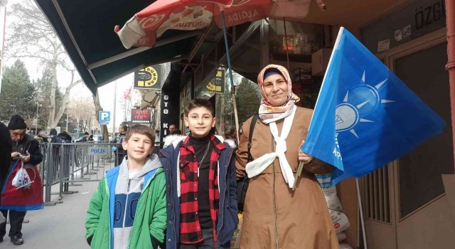 Bilecikte Erdoğanı bekleyen minik çocuğun heyecanı
