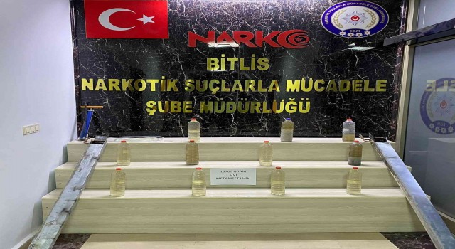 Bitliste 16 kilo 700 gram sıvı metamfetamin ele geçirildi