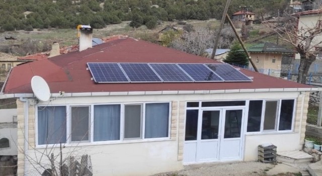 Boluda orman köylüsü enerjisini güneşten sağlıyor
