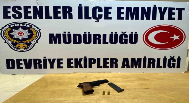 Boşanma aşamasında olduğu eşini sokak ortasında öldüren zanlı adliyeye sevk edildi