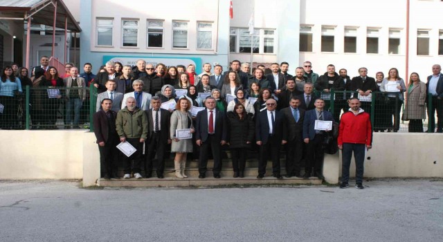 Bozüyükte 111 öğretmene başarı belgesi verildi