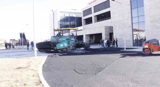 Bünyanda asfalt çalışmaları devam ediyor