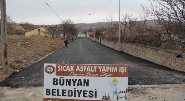 Bünyanda asfaltlama çalışmaları sürüyor