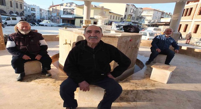 Burhaniyede tarihi caminin şadırvanı hizmete girdi