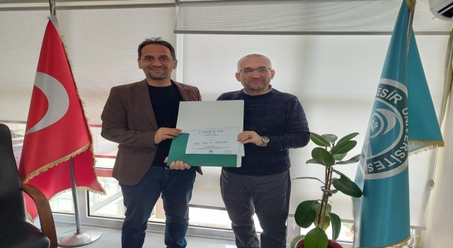 Burhaniyeli akademisyene uluslararası ödül