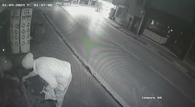 Bursada 100 bin lira değerinde cep telefonlarını böyle çaldı