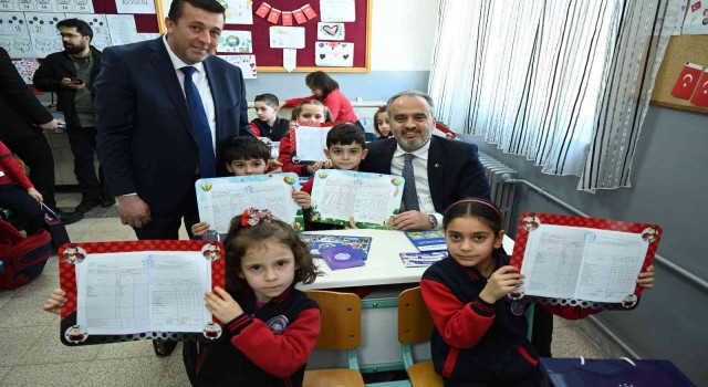 Bursada 660 bin öğrencinin karne sevinci