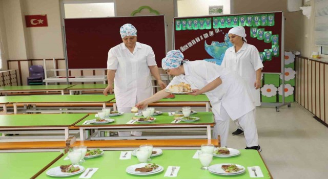 Bursada 70 bin öğrenciye ücretsiz yemek