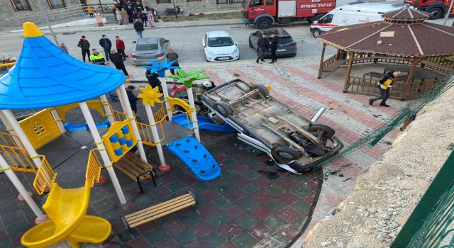 Bursada çocuk parkında faciadan dönüldü