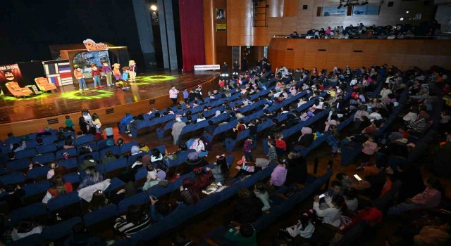 Bursada çocuklar tatilin keyfini çıkardı