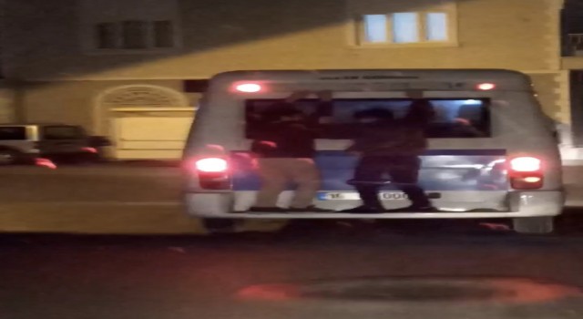 Bursada çocukların tehlikeli yolculuğu kameralarda