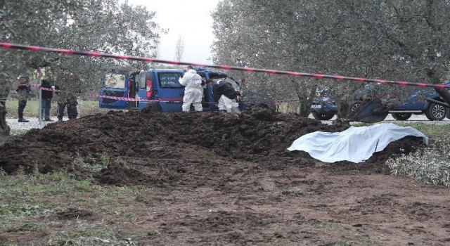 Bursada hayvan gübresinin içinde kadın cesedi bulundu