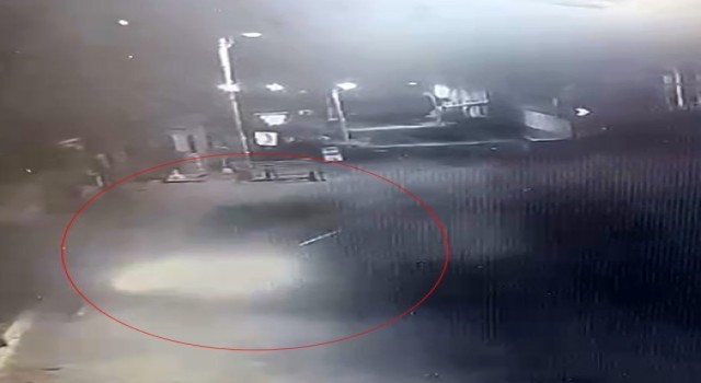 Bursada kaza anı saniye saniye güvenlik kamerasına yansıdı