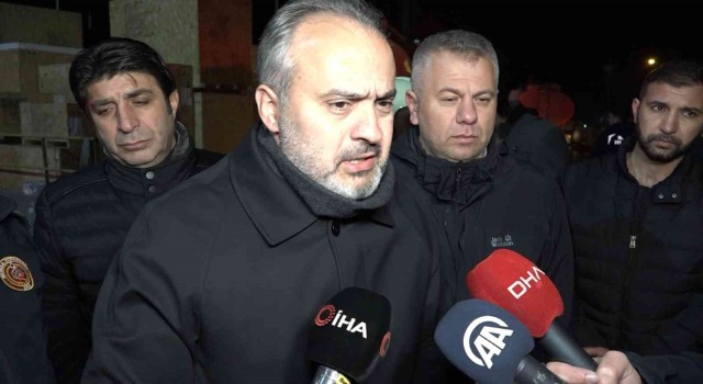 Bursadaki fabrika yangınına 25 araç 80 personel müdahale ediyor