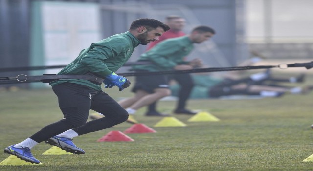 Bursaspor topa sahip olma çalışması yaptı
