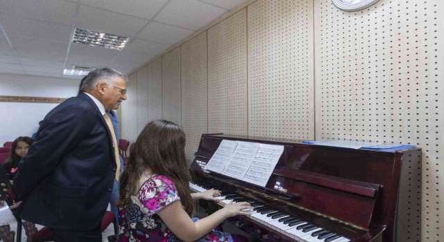 Büyükşehir Belediyesi Konservatuvarında birbirinden güzel kurslar veriliyor