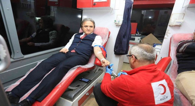 Büyükşehir DESKİden kan bağışı kampanyasına tam destek